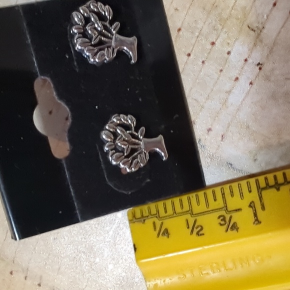 🩸SALE $5.00🩸Tree of Life✳️Earrings Post Style Mini NWT Silver - Picture 5 of 7